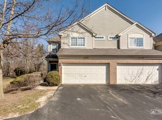 938 Creekside Ct, Lombard, IL 60148