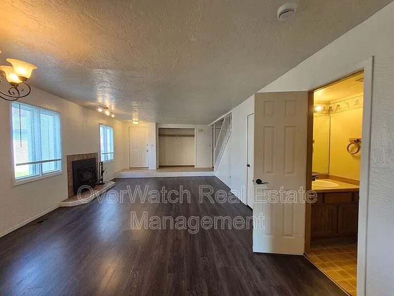 6872 Tamir Ave — Photo 2