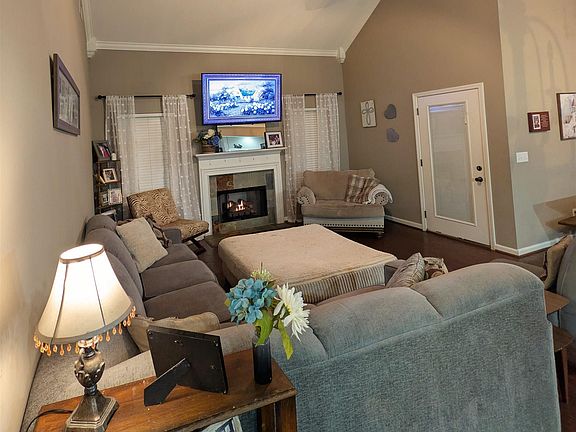 5th image of 800 Braddock Rd E