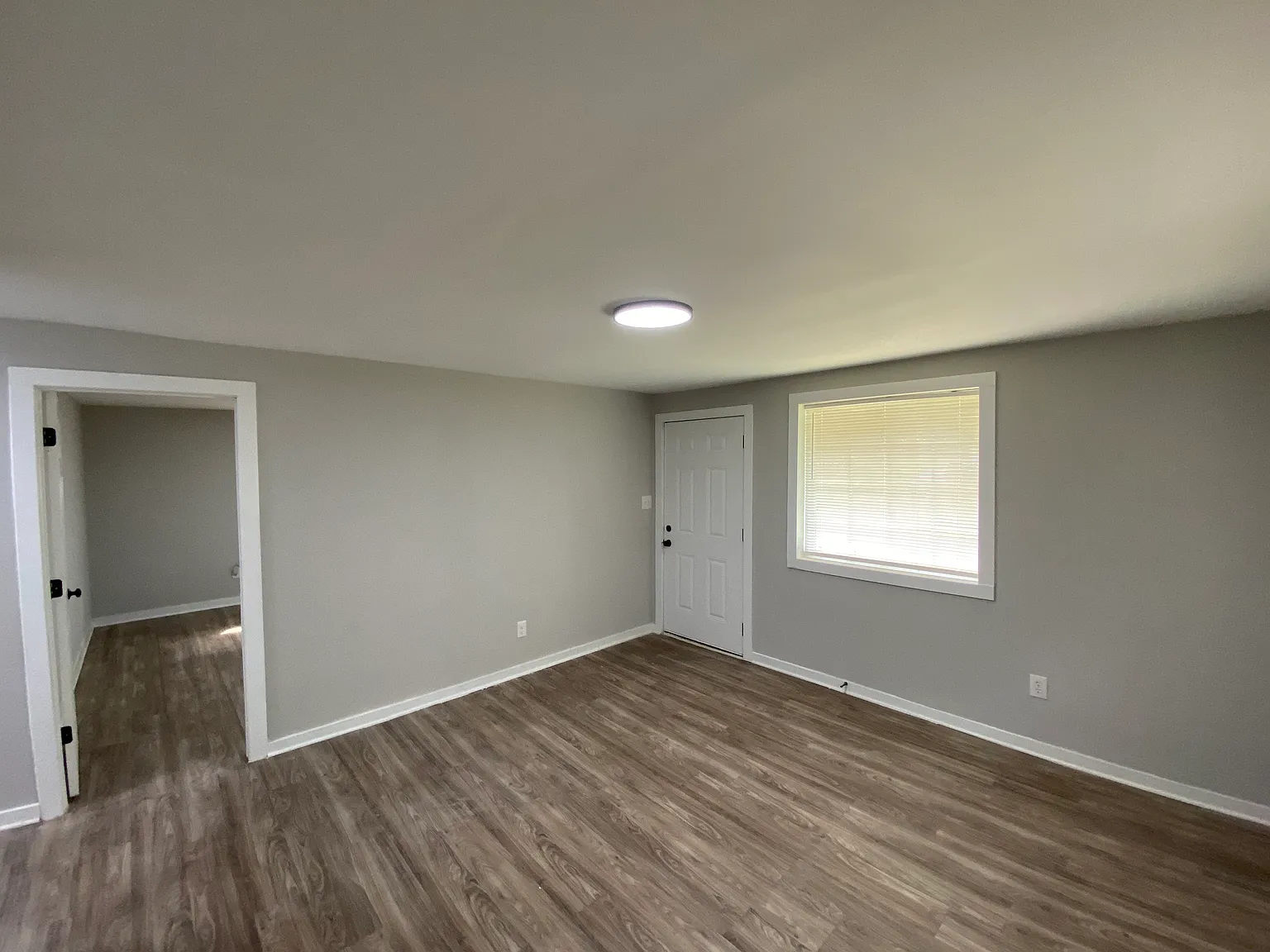 1810 Hemlock Ave — Photo 3