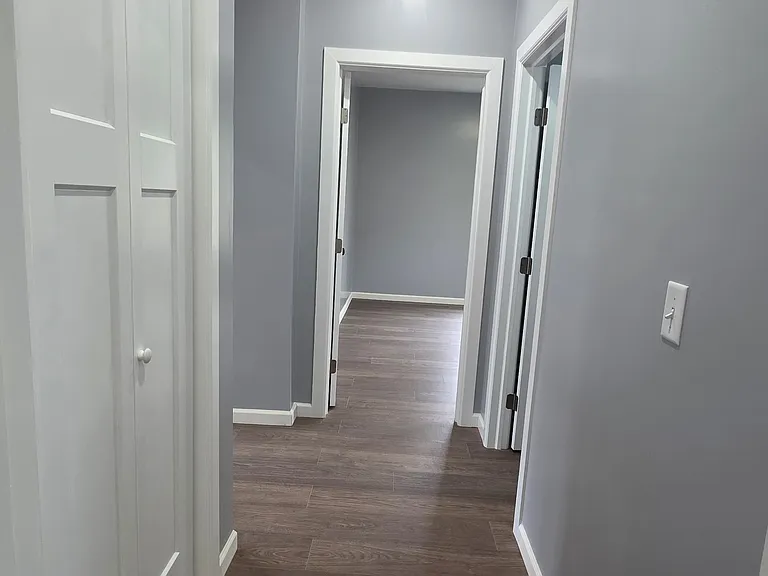 1201 N Summit St — Photo 7