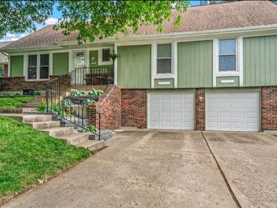 912 NW Forest Dr, Blue Springs, MO, 64015