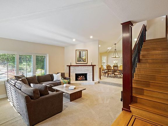 4th image of 1549 E Foothill Drive