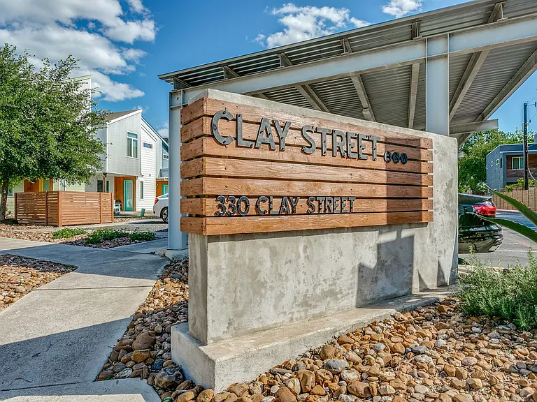 330 Clay St #24 — Photo 3