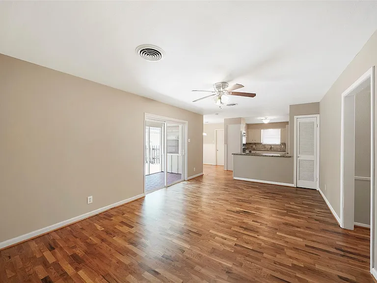 4406 Rosebay Dr — Photo 16