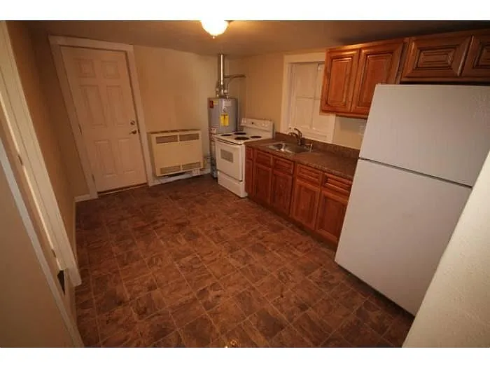 Kitchen - 205 Washington Ave