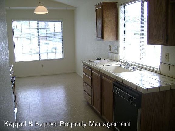 3rd image of 543 Eldridge Ave