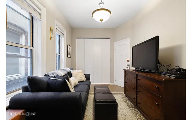 Sold by Douglas Elliman | media 6