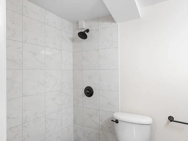 1036 Seymour Ave #A — Photo 18