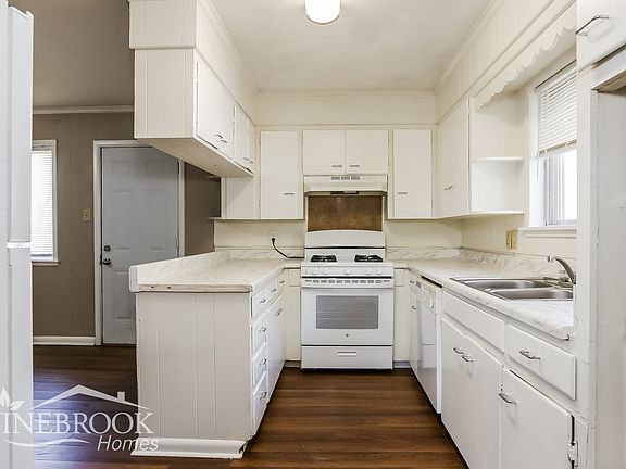 3rd image of 315 W 34th St