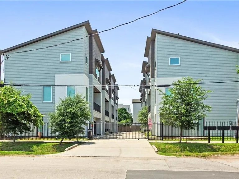 3026 Live Oak St — Photo 26