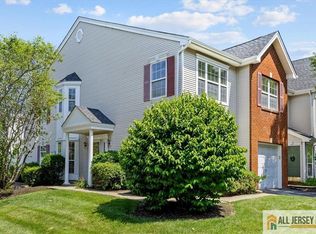 305 Harvest Ln, Monmouth Junction, NJ 08852