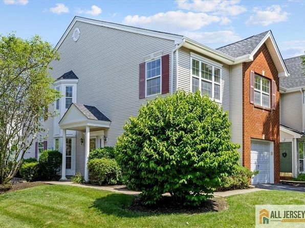 305 Harvest Ln