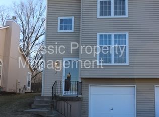 7112 N Kingston Ct, Kansas City, MO 64119