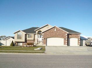 2668 W 2375 N, Clinton, UT 84015