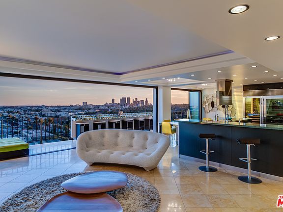 2nd image of 818 N Doheny Dr Penthouse 1406