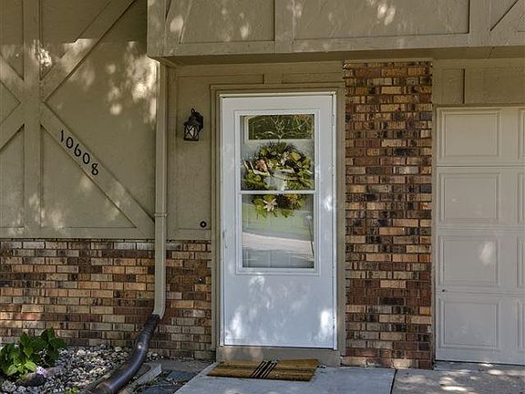 3rd image of 10608 Jamestown Dr