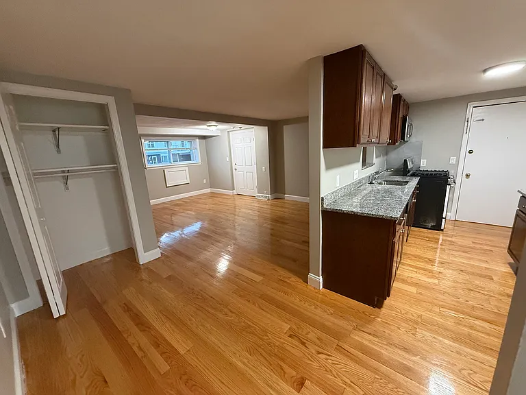 23 Roughan St #3 — Photo 4