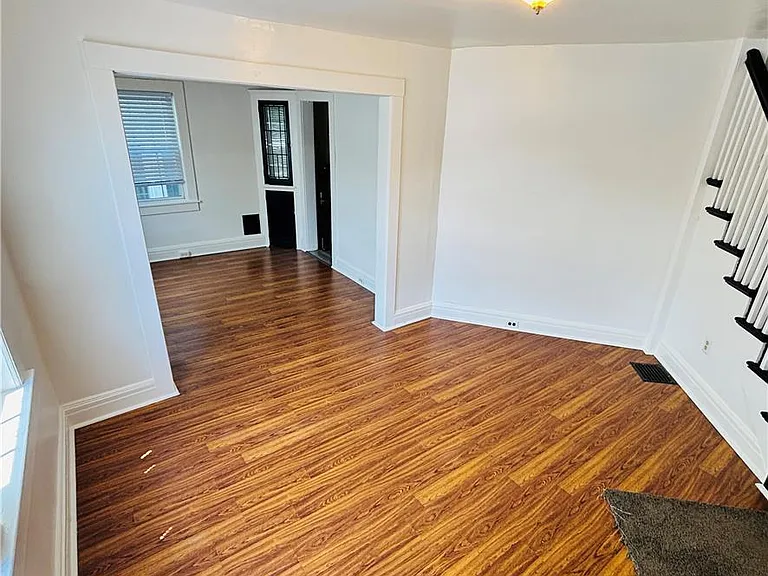 551 Park Pl — Photo 16