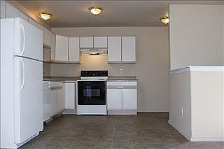5th image of 99 13th St APT C