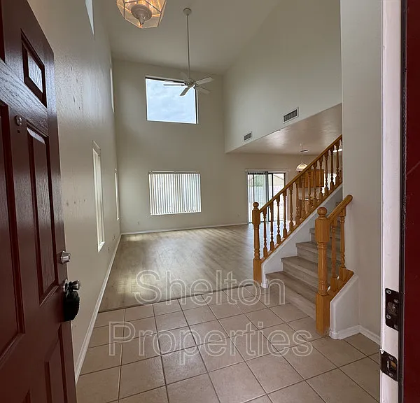 17229 W Caribbean Ln — Photo 2