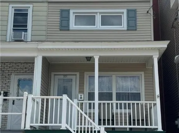 321 E Hazard St, Summit Hill, PA 18250