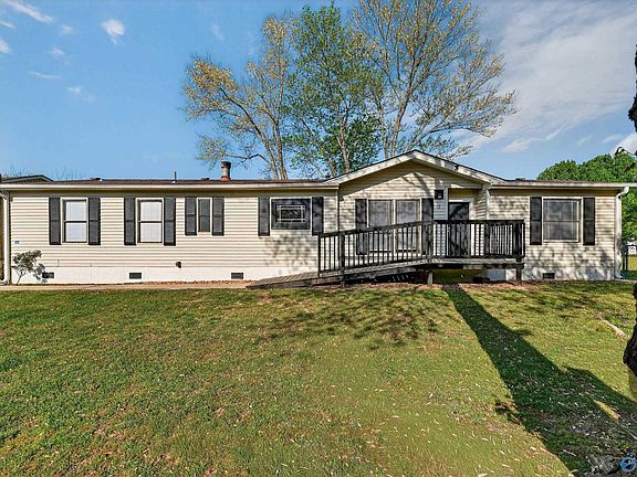 2nd image of 102 Lucas Cir