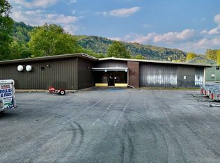 10 Summit Center Cir, Sutton, WV 26601