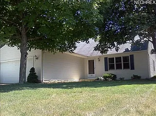 169 Hemlock Dr photo 1