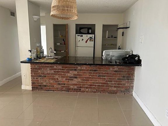 4th image of 2350 NE 135th Street #1114