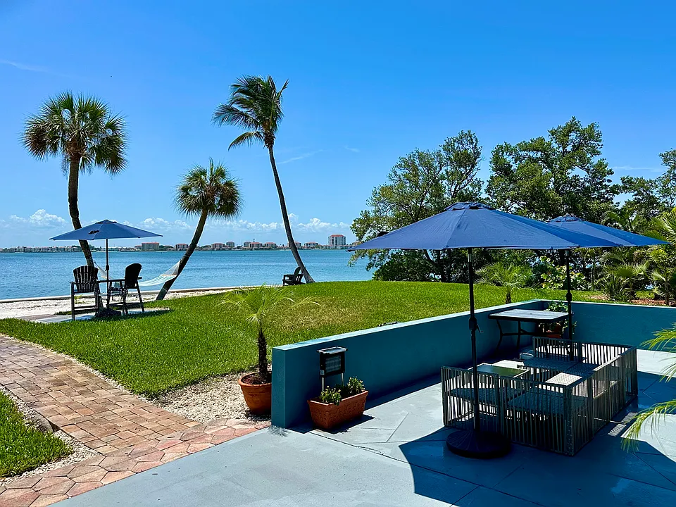 860 Boca Ciega Isle Dr