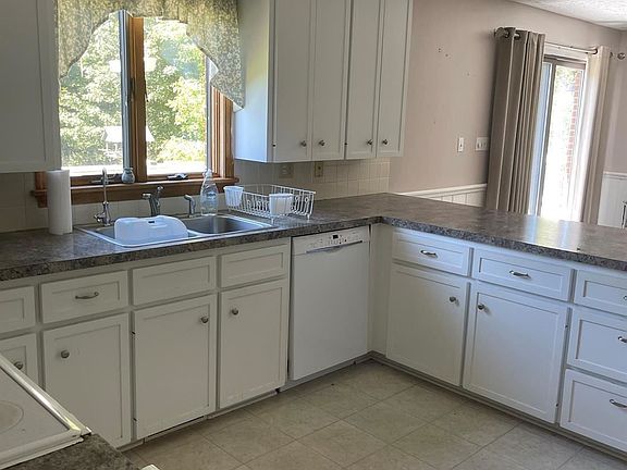 4th image of 108 Foxwood Dr
