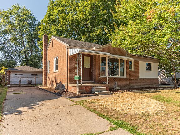 3rd image of 29865 Orangelawn St