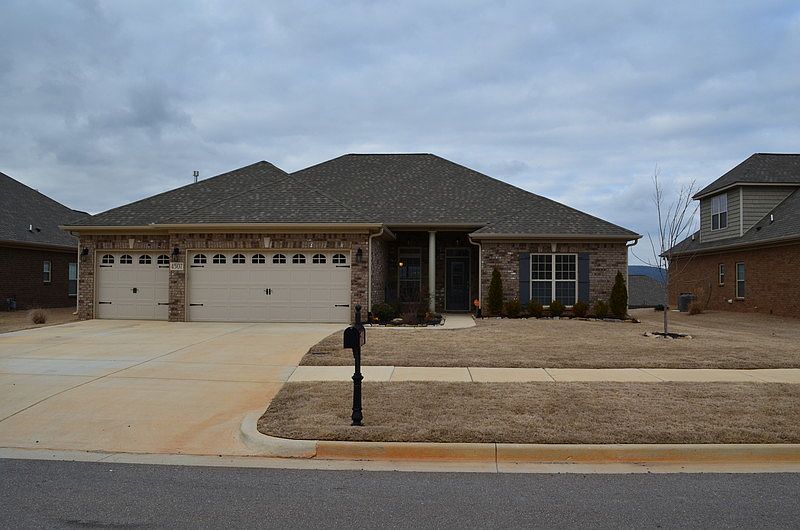 Front *Main*
						:
						Full Brick Home