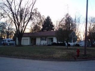 1101 SW Crest Dr, Topeka, KS 66604