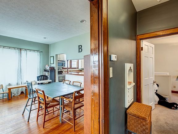 5th image of 2413 Daviess St