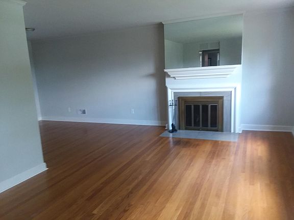 4th image of 2306 Stanley Ave SE