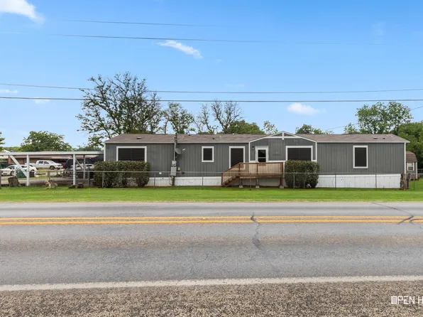 311 W Crystal St, Iowa Park, TX 76367