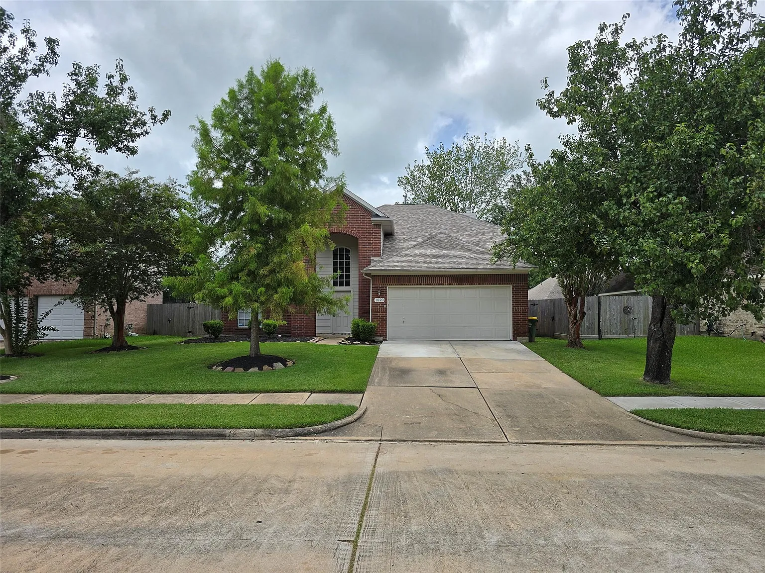 4 bed, 2.5 bath, 2409 sqft, $2,700 — Photo 4