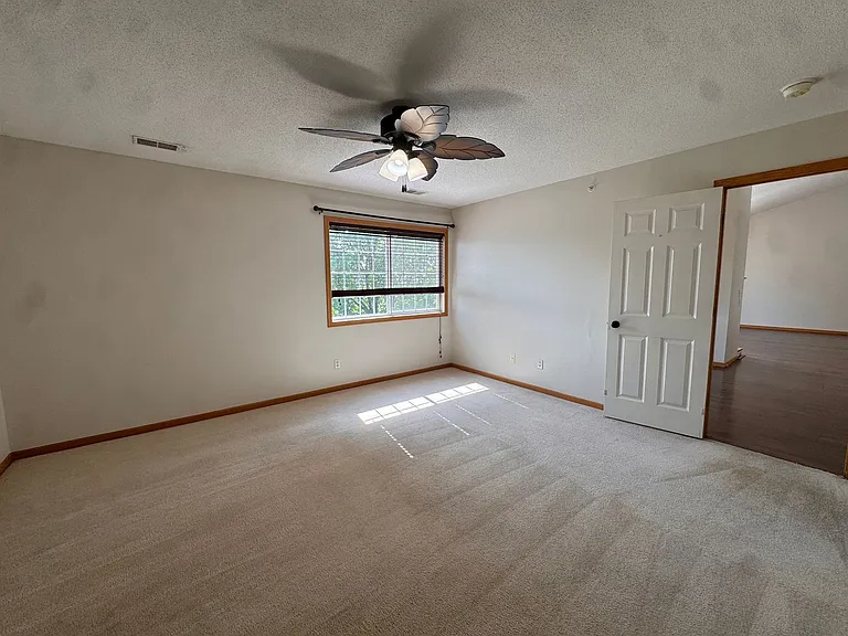 1243 Bergmann Dr — Photo 11