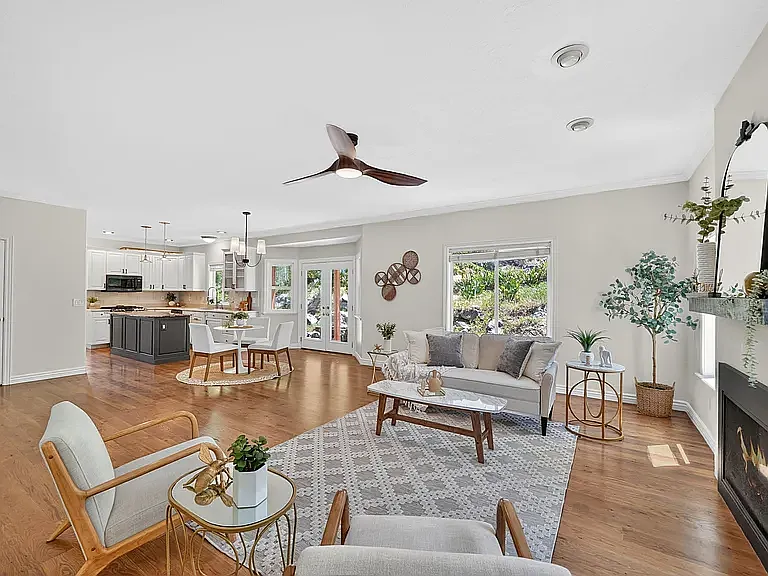 6 bed, 3677 sqft, $3,900 — Photo 3