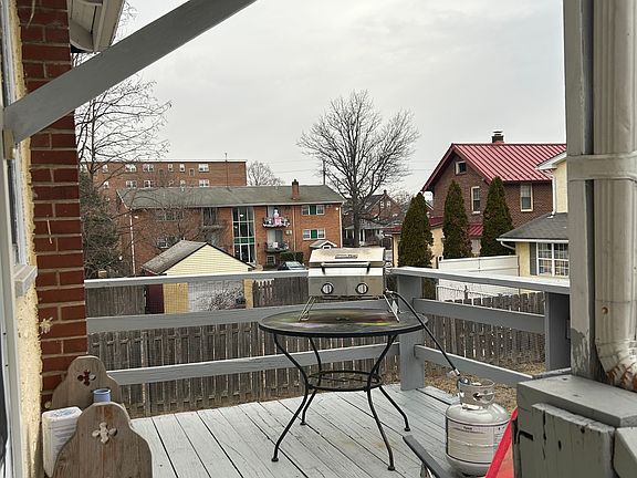 4th image of 126 Jenkins Ave #B