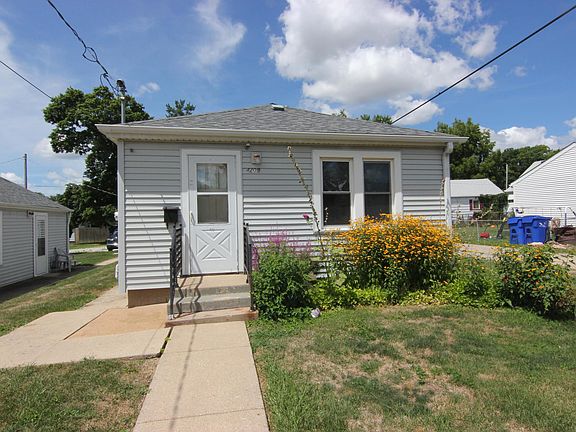 3rd image of 1117 E Hines Ave