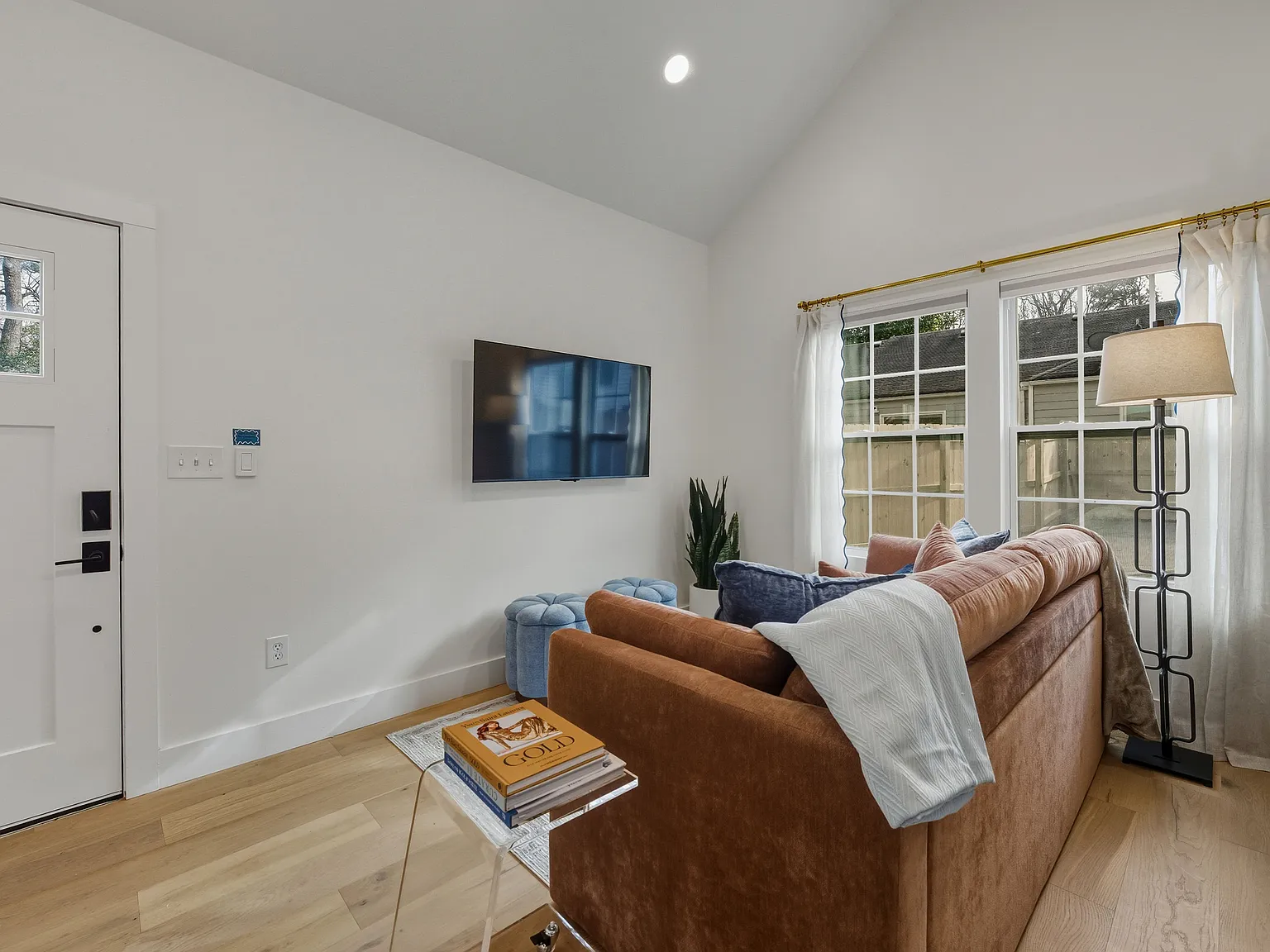 2 bed, 1000 sqft, $2,850 — Photo 4