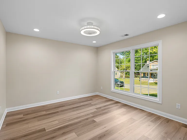 1562 Lincoln Ave — Photo 19