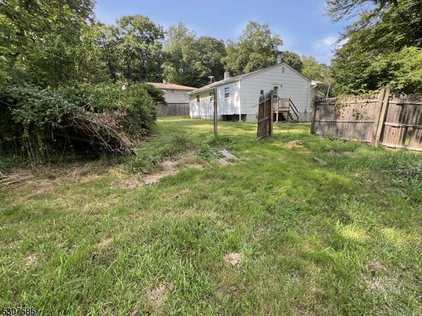 36 Ruth St, Hopatcong Boro, NJ 07874