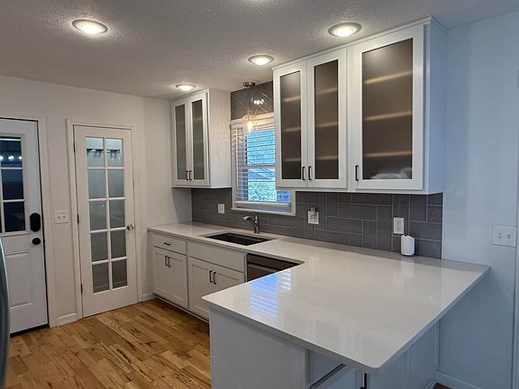 4th image of 280 Sharyhill Road