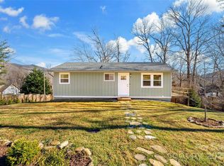 29 Alexander St, Black Mountain, NC 28711