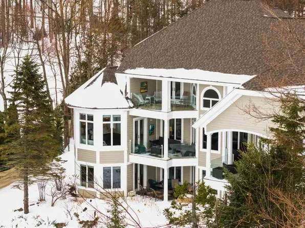 6804 Preserve Dr N, Bay Harbor, MI 49770