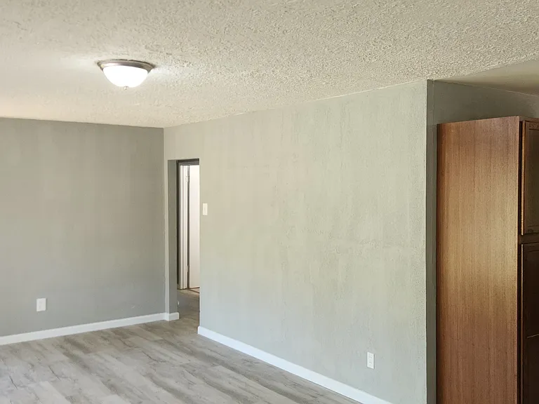 1237 Northdale Ave — Photo 4